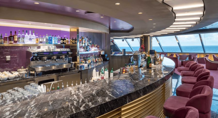 Ночной клуб Blue Club на MSC Lirica